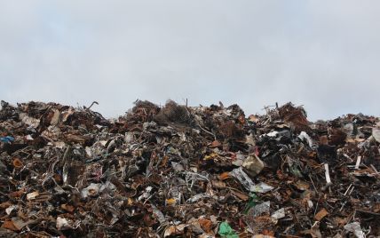 В Україні стає більше сміття: лише 6% відходів переробляють, 94% - відправляють на звалища