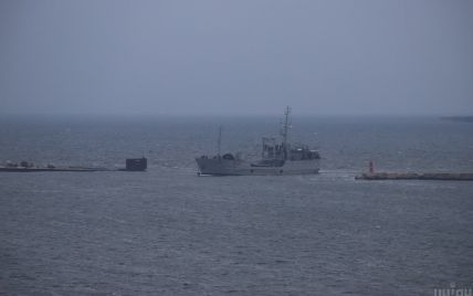 Українські кораблі увійшли у порт Очакова