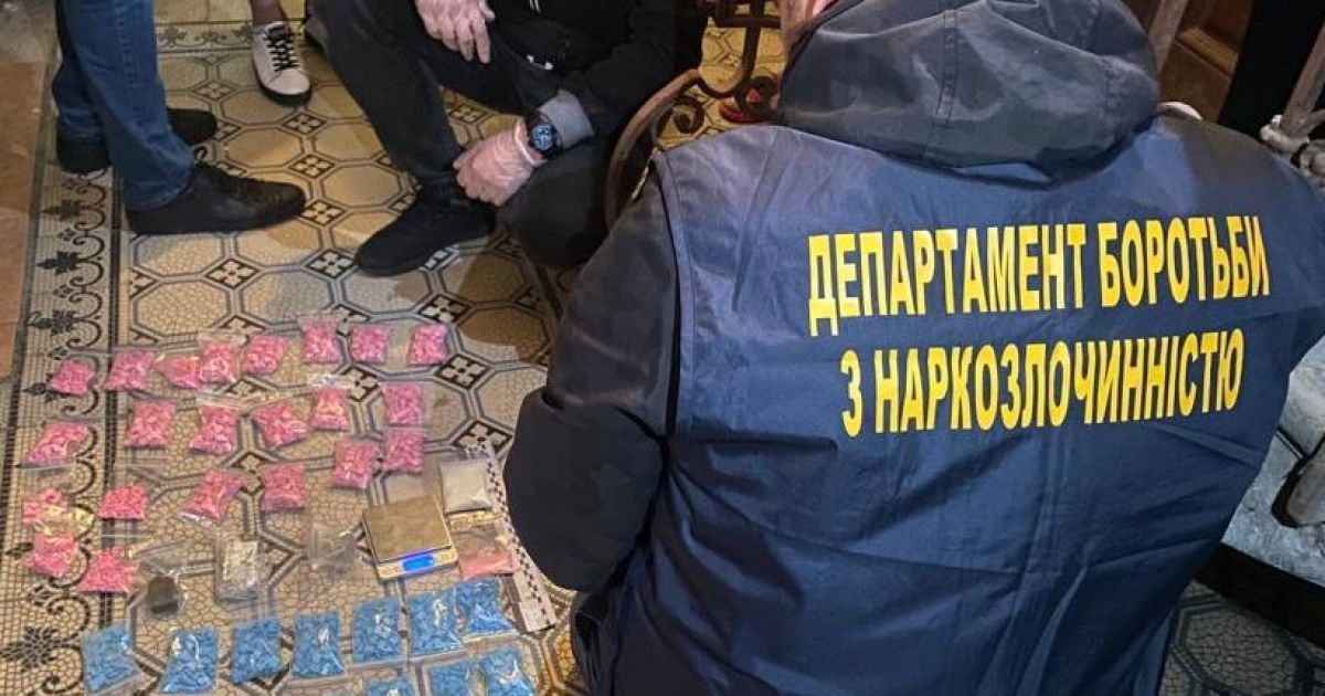 У Львові затримали наркокур'єра_2 / ©  Главное управление Национальной полиции во Львовской области