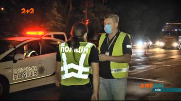 В ночном Киеве мужчина перебегал трассу и попал под колеса фуры