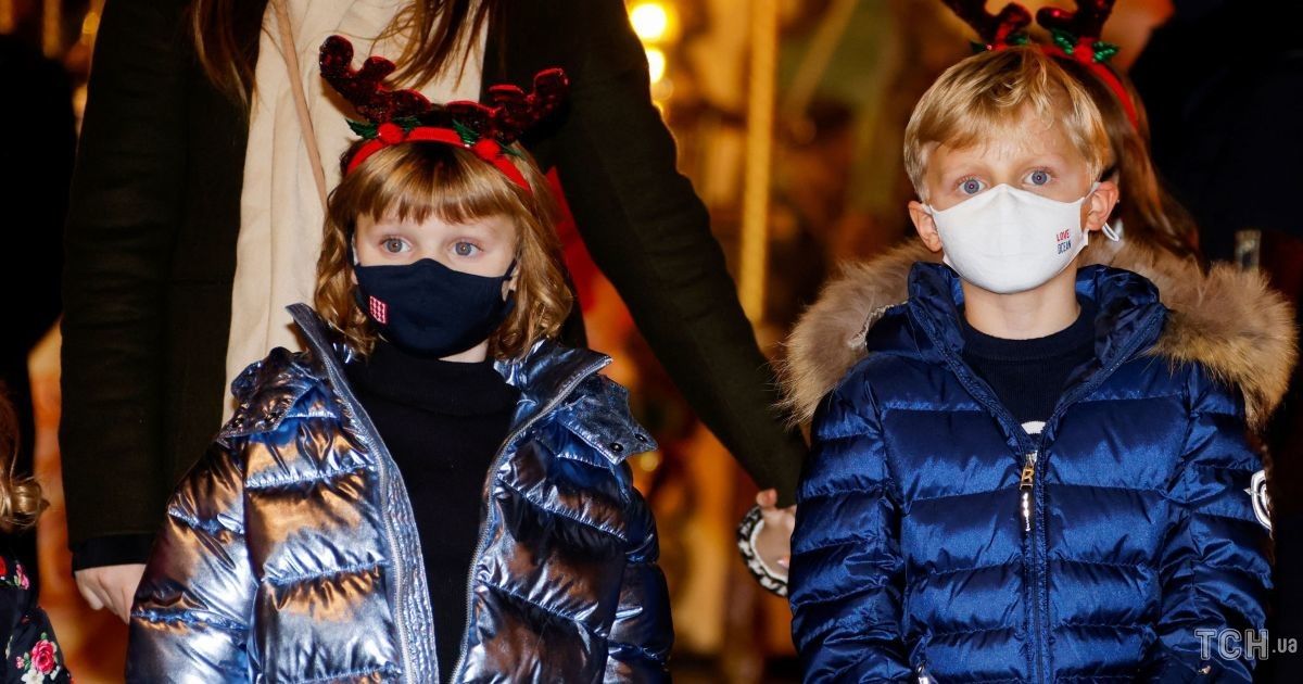 Князь Альбер ІІ з дітьми