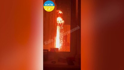 В Сети появилось видео ночного прилета в Подольском районе Киева