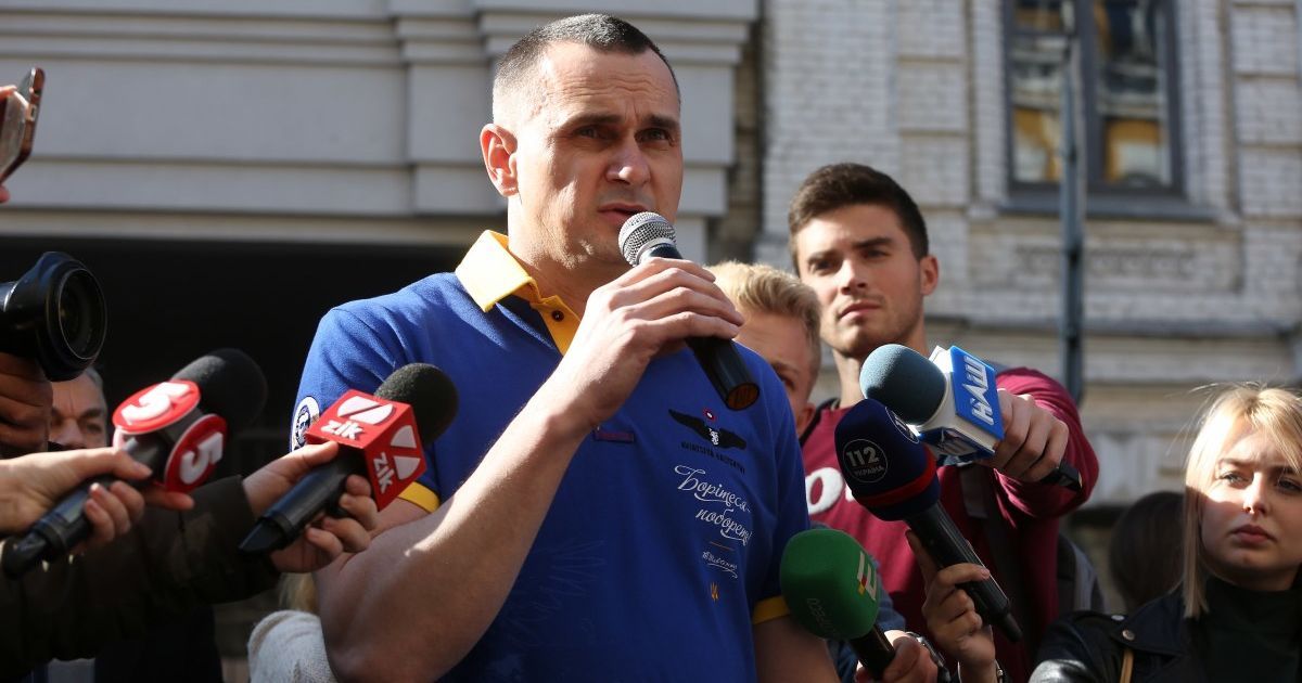 "Грає в довгу гру". Сенцов назвав Путіна небезпечним і жорстоким противником