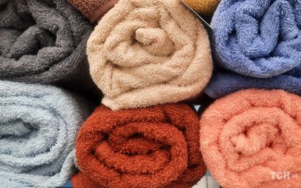 Затхлий запах рушників і килимків у ванній: чому він з'являється та як із ним боротися
