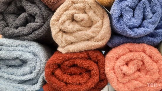 Затхлый запах полотенец и ковриков в ванной: почему он появляется и как ...