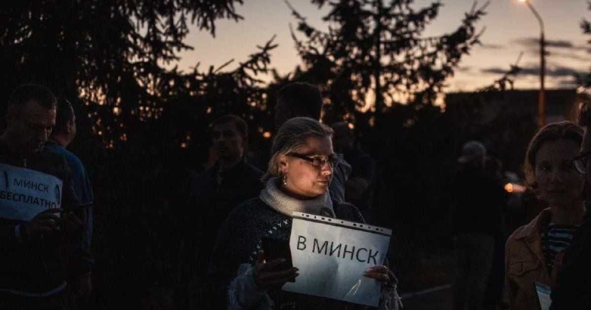 У Білорусі звільнені учасники протестів розповідають про "море крові" та "звірячі побиття" у СІЗО