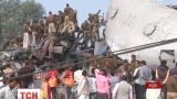 Швидкісний потяг зійшов із рейок в Індії, 128 людей постраждало