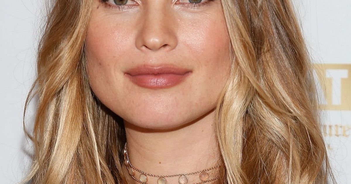 Беременная Бехати Принслу засветила округлый животик