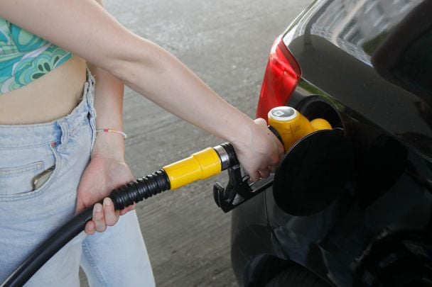 Ціни на бензин та автогаз впали: скільки коштує пальне 12 че