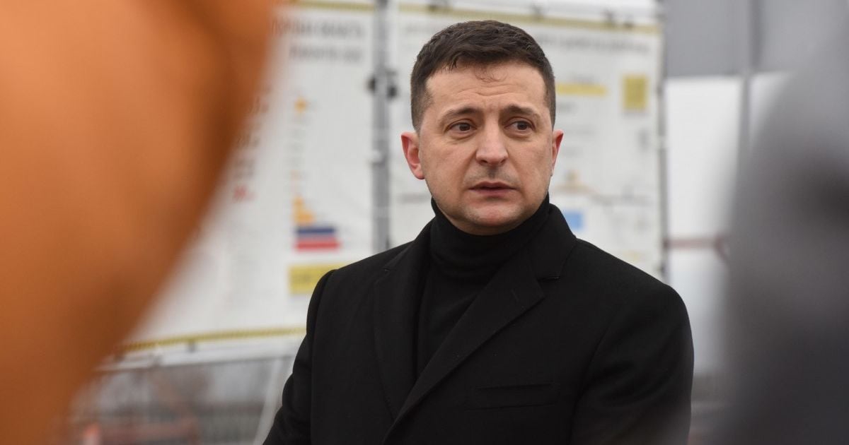 Зеленский назвал "каналы Медведчука" пропагандой, которая финансируется страной-агрессором