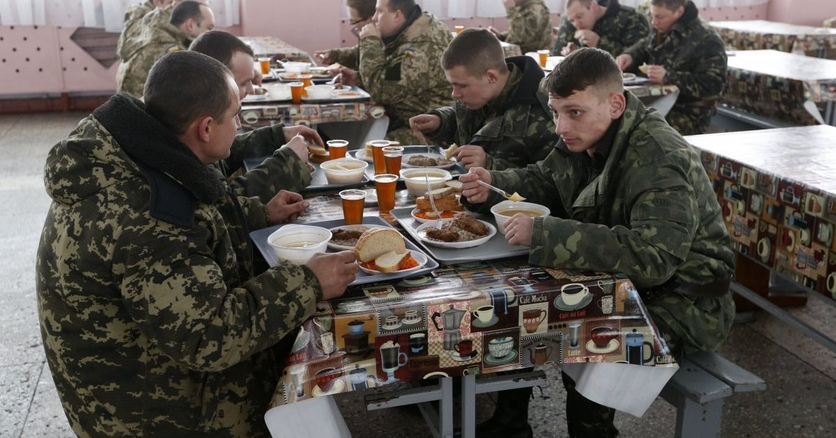 Міноборони оштрафувало постачальників неякісних харчів для військових майже на 3 млн грн