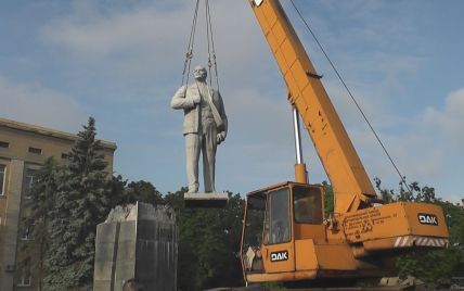 Тука буде особисто контролювати знесення пам'ятників Леніну на Луганщині