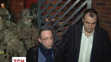 Корбана вывезли из Днепропетровска каретой скорой в сопровождении двух бусов СБУ