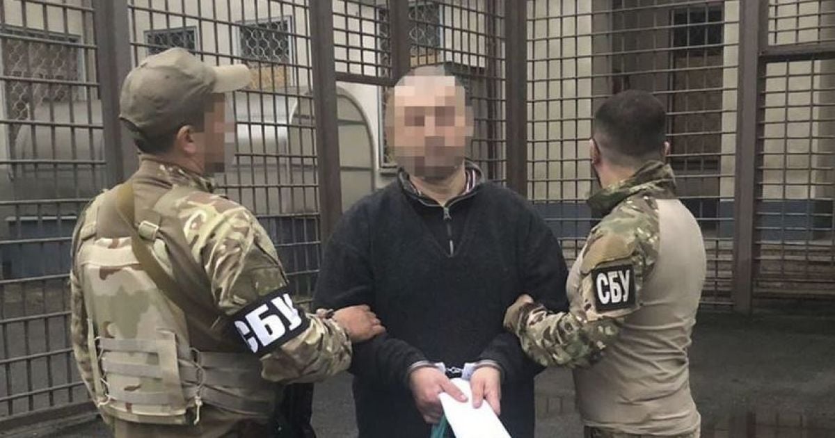 Зняв прапор України в обмін на посаду "мера": у Вовчанську затримали гауляйтера росіян