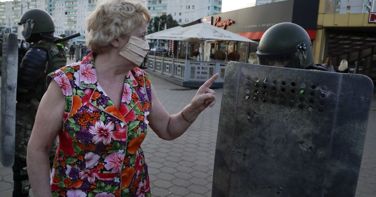У Білорусі під час масових протестів затримали понад пів сотні журналістів
