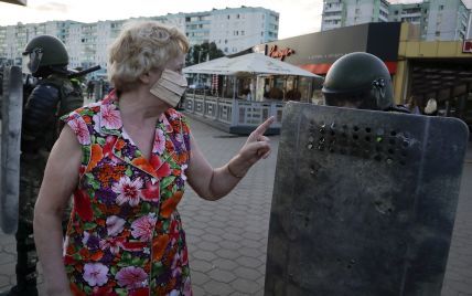 В Беларуси во время массовых протестов задержали более полсотни журналистов