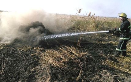 В Киевской области сразу в нескольких районах горят гектары торфяников