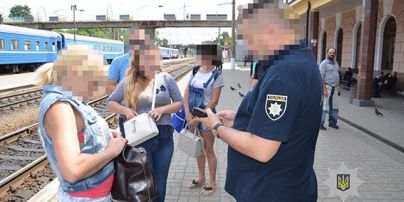 Сутенерша из Запорожья предлагала ежемесячную взятку полицейскому за "крышевание"