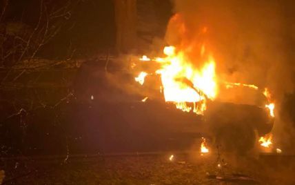 У Києві невідомі спалили авто матері депутата міськради