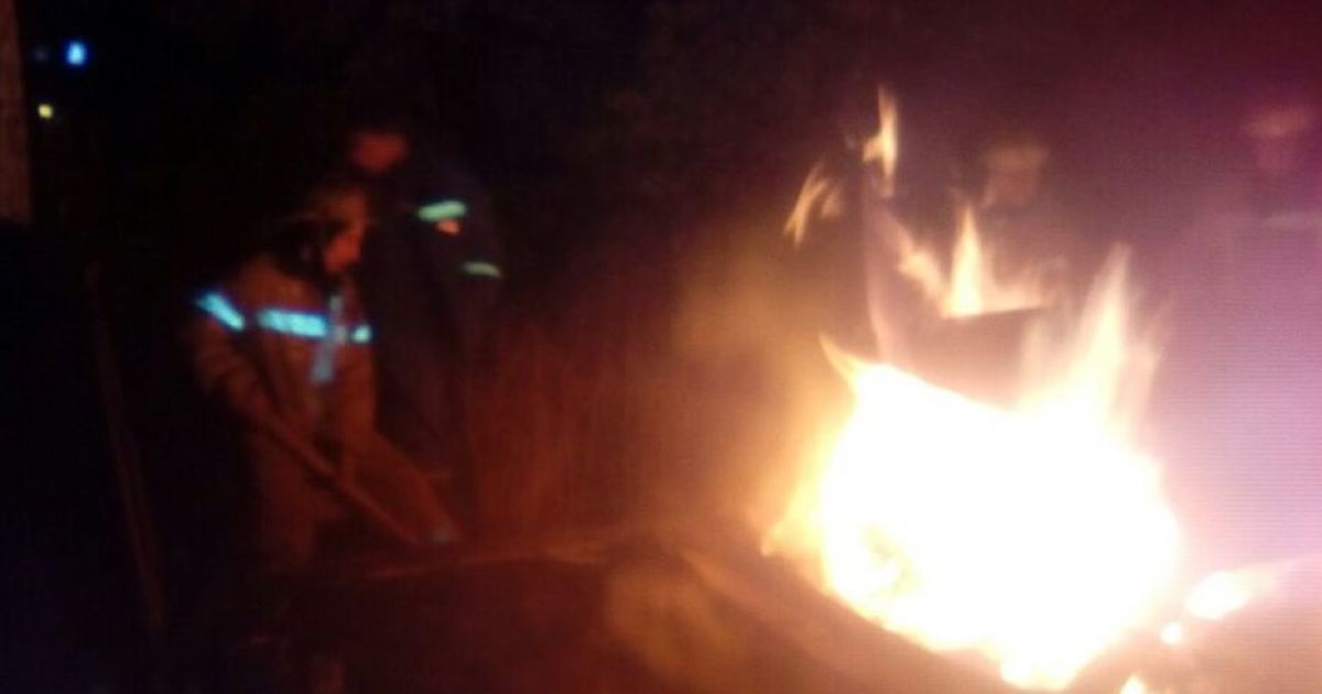 У Києві на Оболоні підпалили чотири автівки