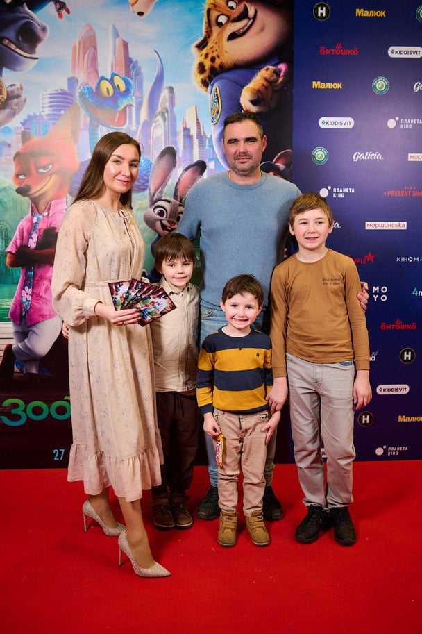 Аліса Дікалова з сім’єю/Фото Віталій Чумаченко