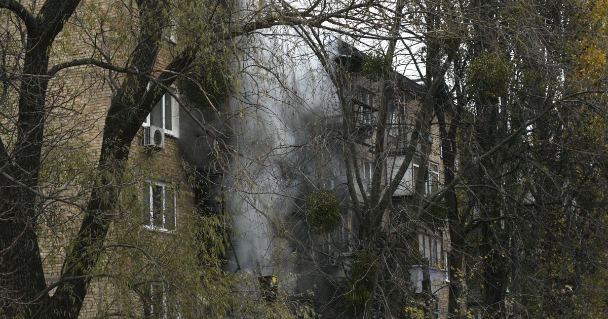 Атака по Києву: відомо про одного загиблого в багатоповерхівці, куди влучила ракета