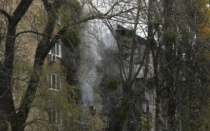 Атака по Киеву: известно об одном погибшем в многоэтажке, куда попала ракета