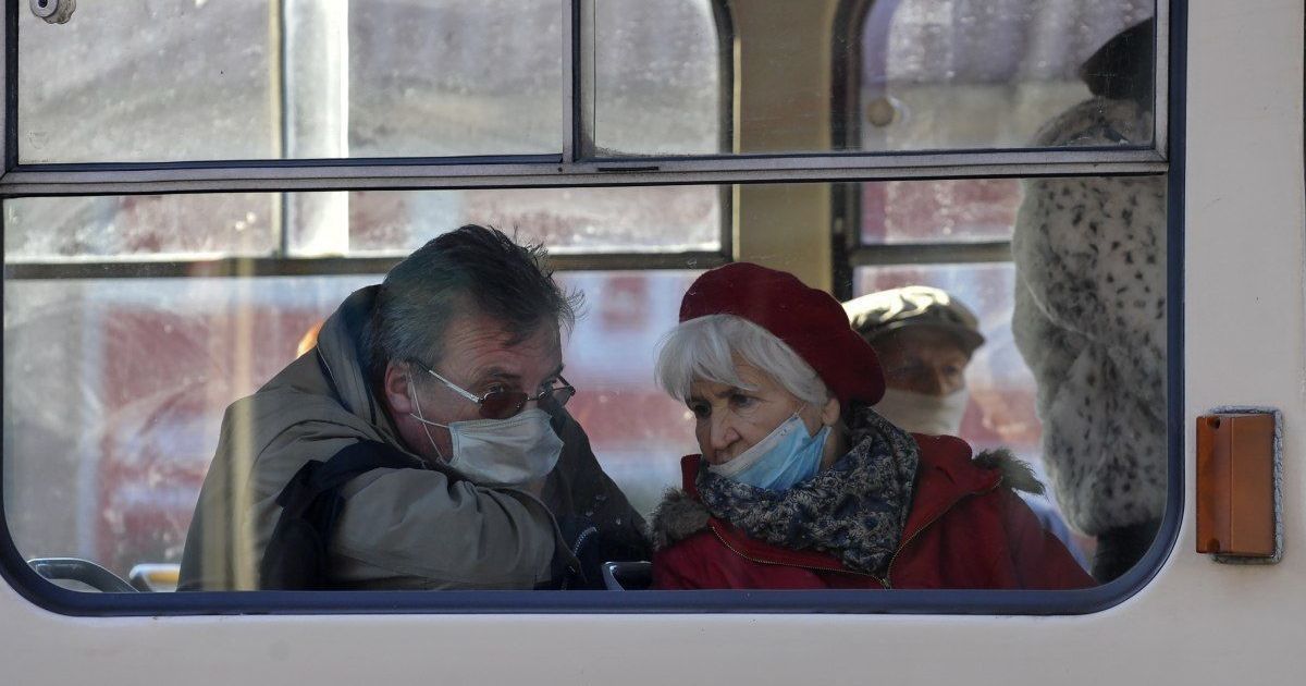 В Україні трохи зменшився показник захворюваності: за добу виявили близько 12 тисяч хворих