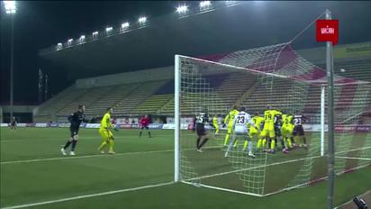 Заря - Днепр-1 - 3:0. Гол Иванисени