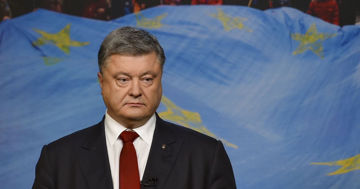 Порошенко поїде на форум у Давос, але не буде снідати з Пінчуком