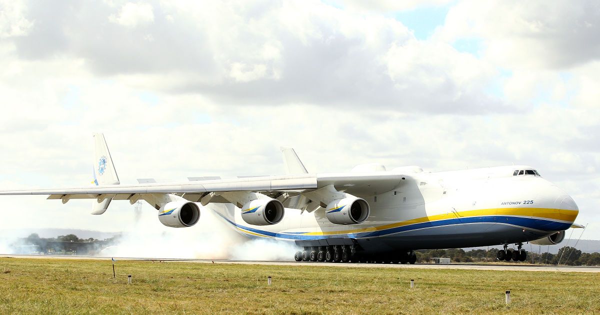 Самолет приземлился в аэропорту Перт