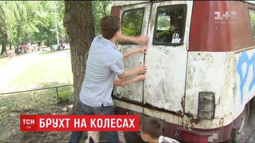 Выбросить жалко, отремонтировать дорого: в столице насчитали тысячи брошенных автомобилей