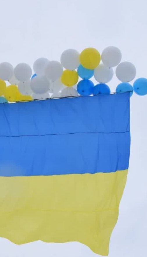 Український прапор в День соборності підняли над окупованою Луганщиною
