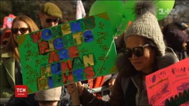 Тысячи женщин вышли на акции протеста против политики Трампа