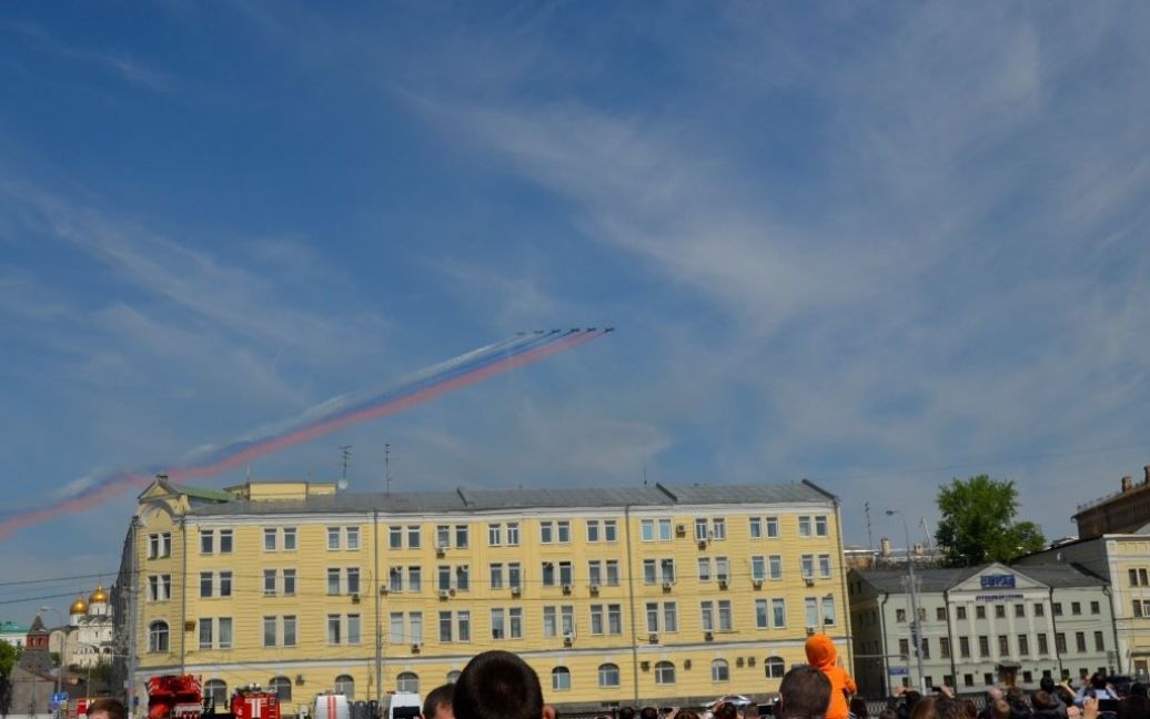 Россияне так и не смогли попасть на разрекламированный парад / © Фото Дмитрия Флорина