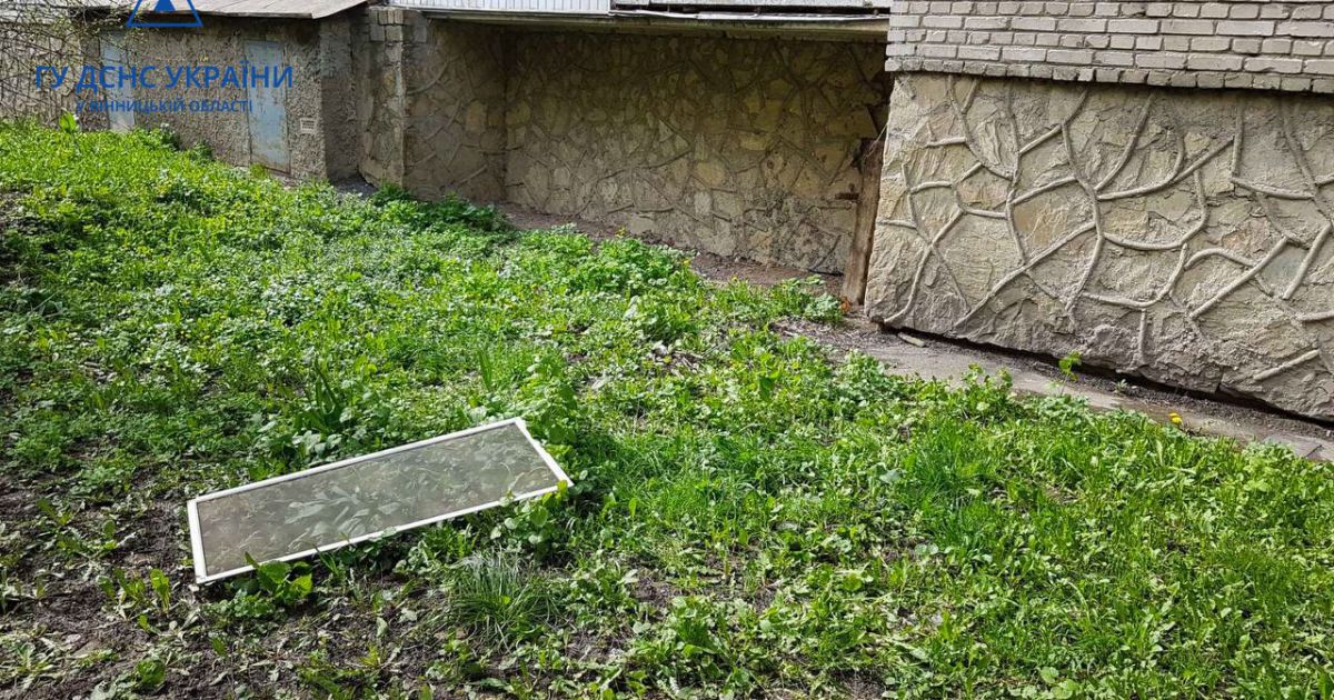 У Вінниці з вікна багатоповерхівки випала мала дитина