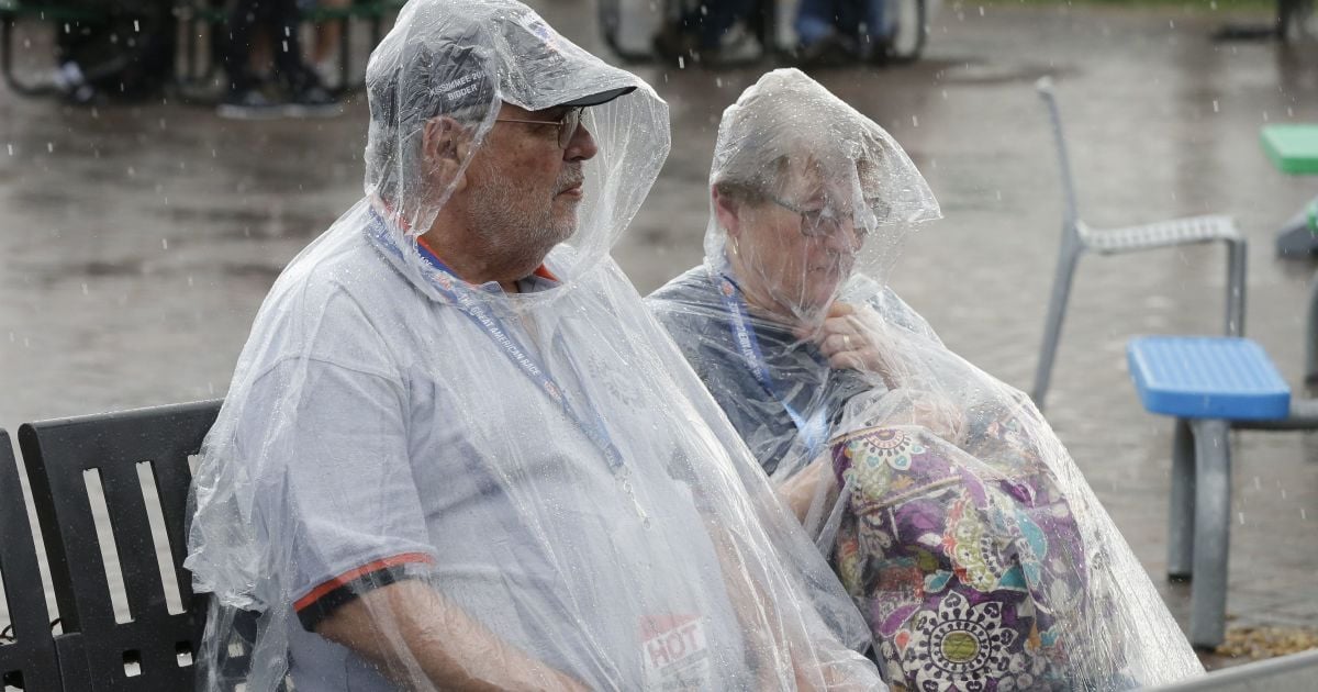В Україні вирує негода: є перші постраждалі