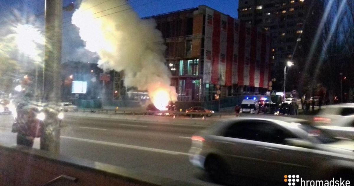 ДТП с пожаром: в Киеве Porsche врезался в Chevrolet