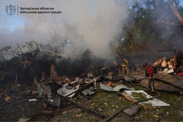 Росія вдарила авіабомбою по гаражному кооперативу / © Очільник Запорізької ОВА Іван Федоров