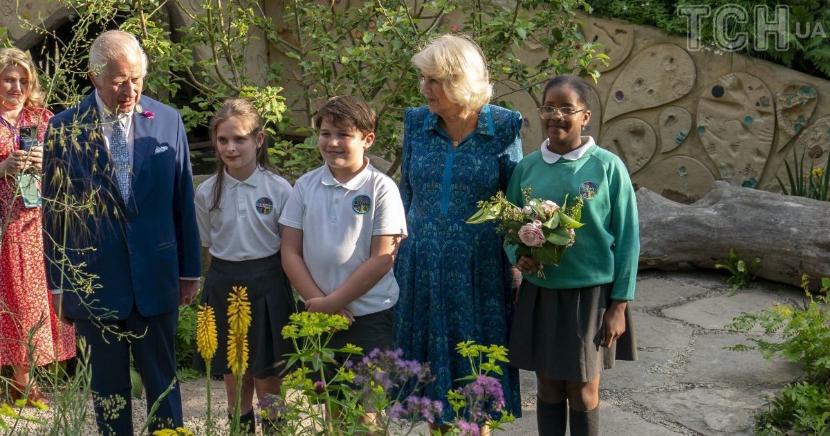 Король Чарльз і королева Камілла на виставці квітів у Челсі