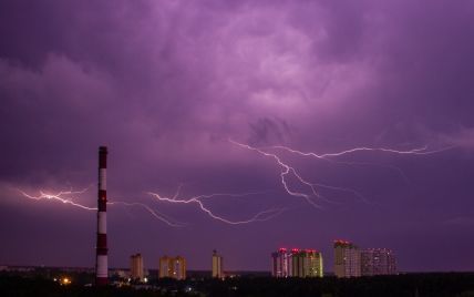 Град, шквали та сильні зливи: в Україні оголосили штормове попередження