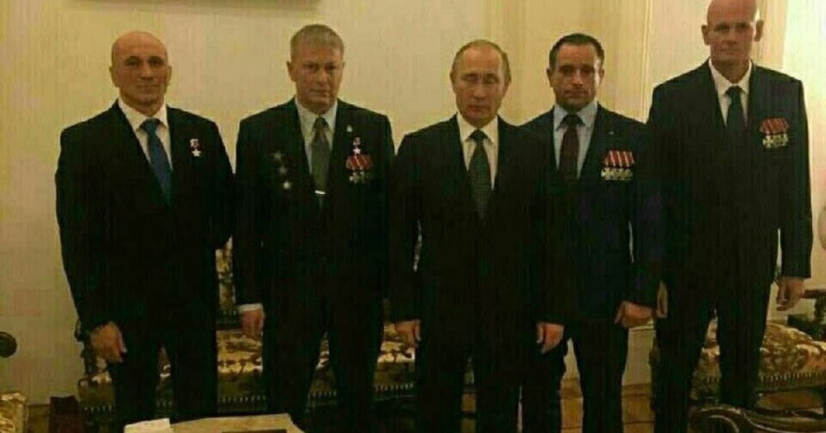 Награжден Путиным "Вагнер" (справа) / © Фото из социальных сетей