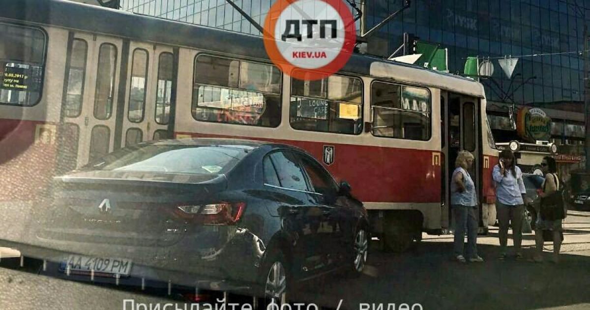 трамвай дтп_1 / © facebook.com/dtp.kiev.ua