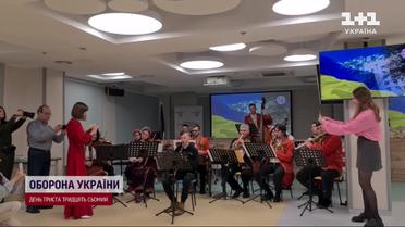 Перенес 11 операций и уже на ногах: в столице спасли мальчика, которого накрыл обстрел