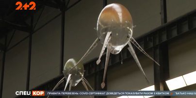 У лондонському Тейт Модерн відвідувачів зустрічають чудернацькі летючі медузи зі штучним інтелектом