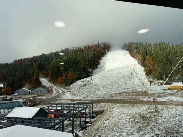 Сніг у Буковелі