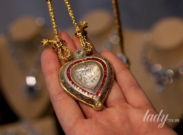 Кулон «Тадж-Махал», которым раньше владела Элизабет Тейлор / © Associated Press