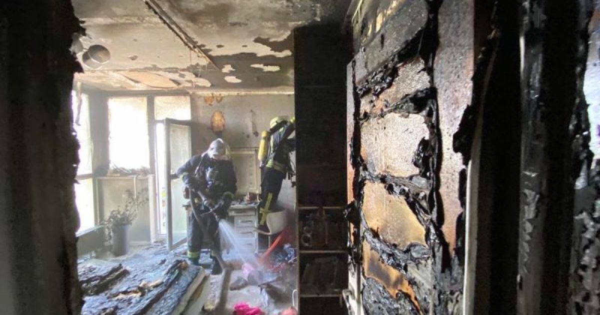 У Києві 10-річна дівчинка отримала опіки, намагаючись самостійно загасити пожежу в квартирі