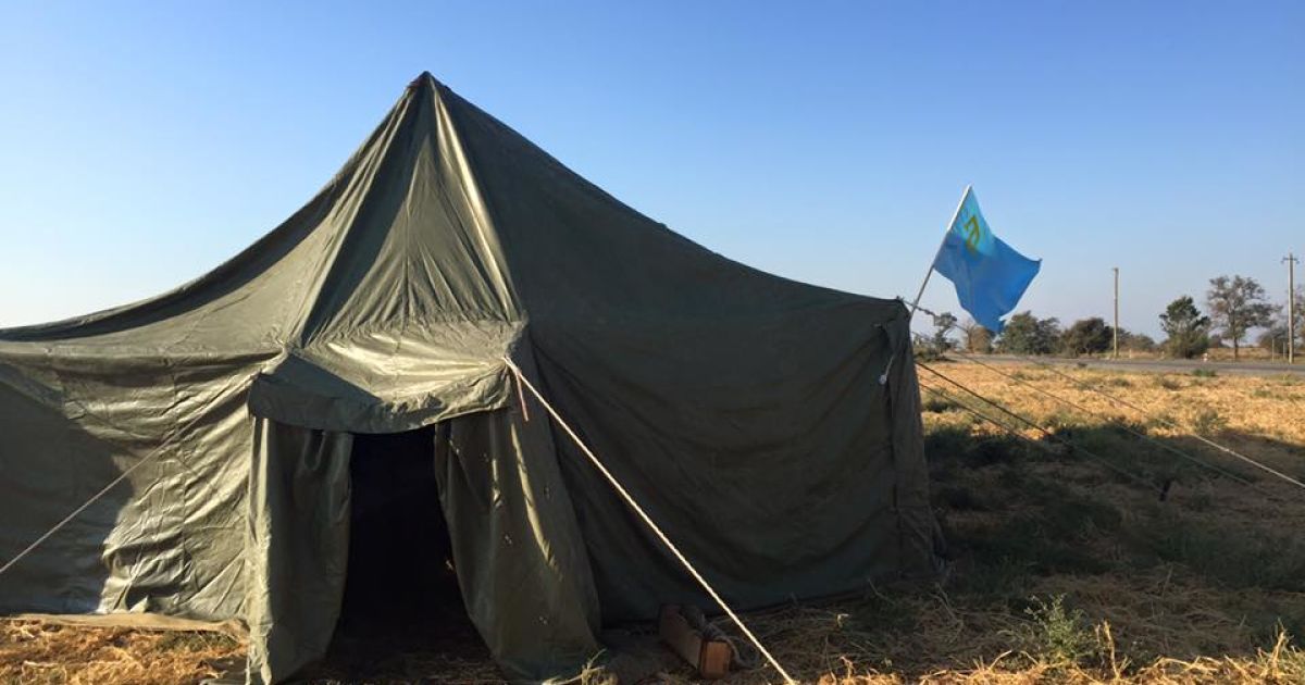 В Крыму стартовала бессрочная блокада полуострова. / © facebook.com/ayder.muzhdabaev
