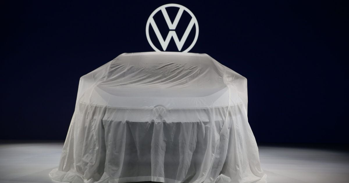 Volkswagen заінтригував першим тизерним зображенням нового кросовера: фото